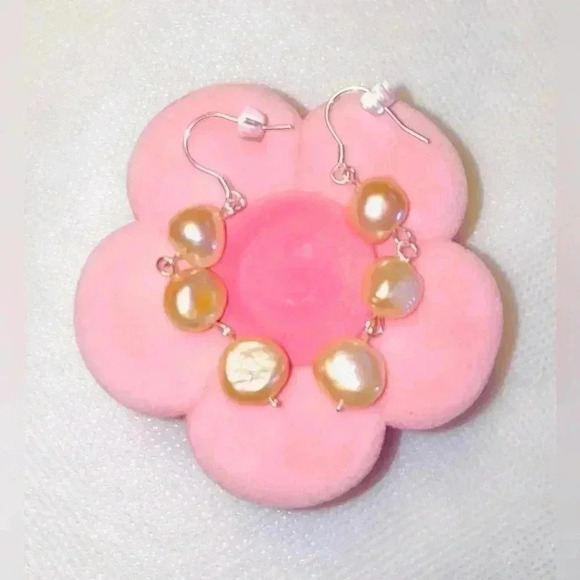 🌸 Dainty and  delicate 🌸 Freshwater Pearls earrings gold-pink shade pearls🌸 - Picture 4 of 7